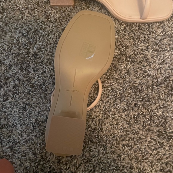 Dolce Vita. Low heels. Size 7 - Picture 3 of 4